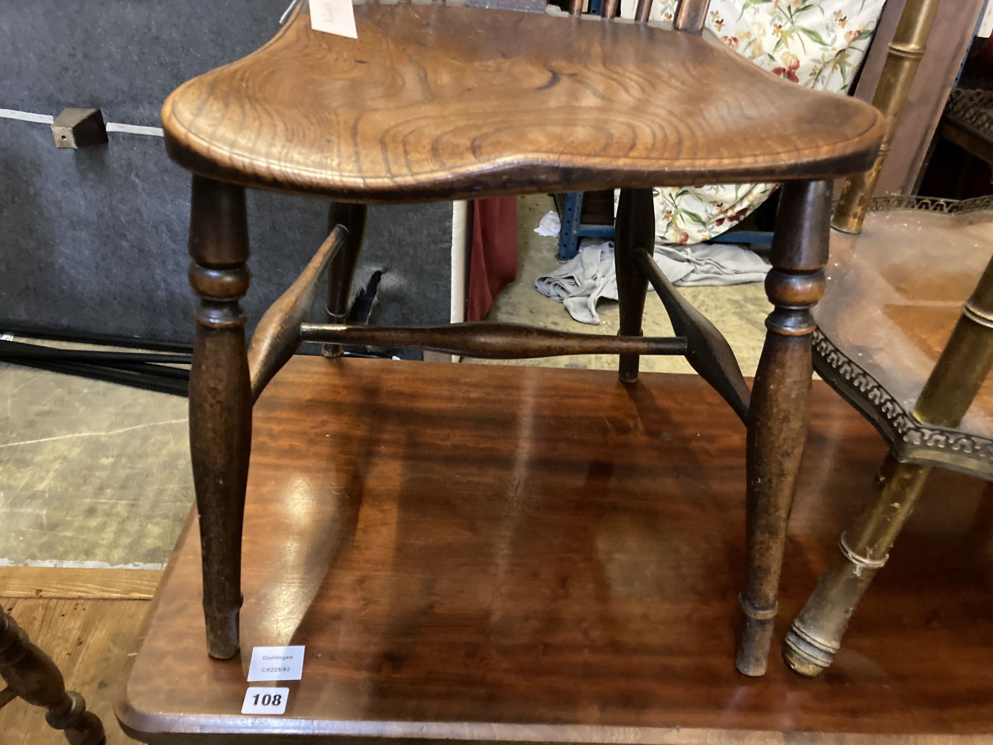 A 19th century ash and elm Windsor dining chair